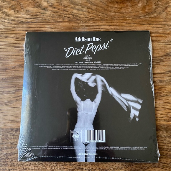 Addison Rae Diet Pepsi Autographed Vinyl with confetti - Picture 2 of 4